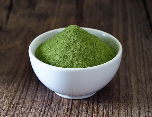 green matcha powder